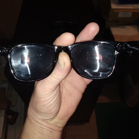 Ray-Ban RB2140 Original Wayfarer Classic Sunglasses with Black Frames - Picture 2 of 10